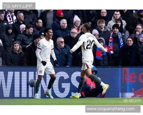 埃斯特旺：安帅在许多方面都帮了我，比赛后还给了我一个拥抱